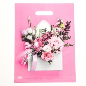 Розовый пакет с цветочным принтом и вырубной ручкой (40х31 см) - Сима-Ленд - купить с доставкой в Волгодонске