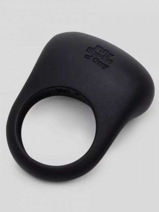 Черное эрекционное виброкольцо Sensation Rechargeable Vibrating Love Ring - Fifty Shades of Grey - в Волгодонске купить с доставкой