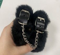 Черные наручники на цепи с меховой опушкой - Лунный свет - купить с доставкой в Волгодонске