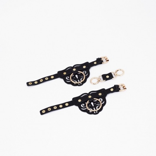 Черные кожаные наручники с клепками, кольцами и золотистой фурнитурой - Crazy Handmade - купить с доставкой в Волгодонске